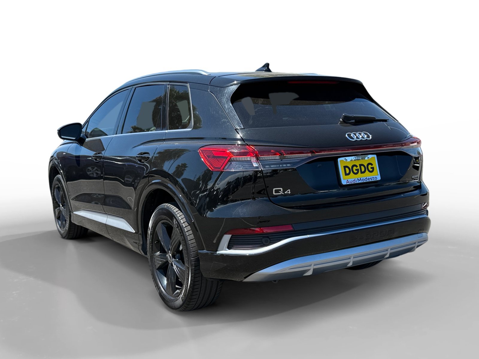 Used 2023 Audi Q4 e-tron Premium w/ Convenience Package AWD/4WD image 3