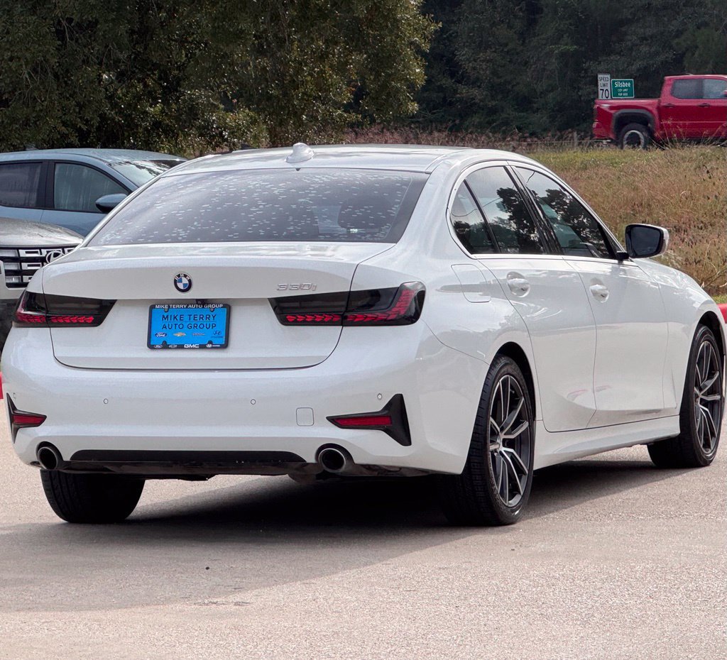 Used 2021 BMW 330i Sedan w/ Convenience Package RWD image 16