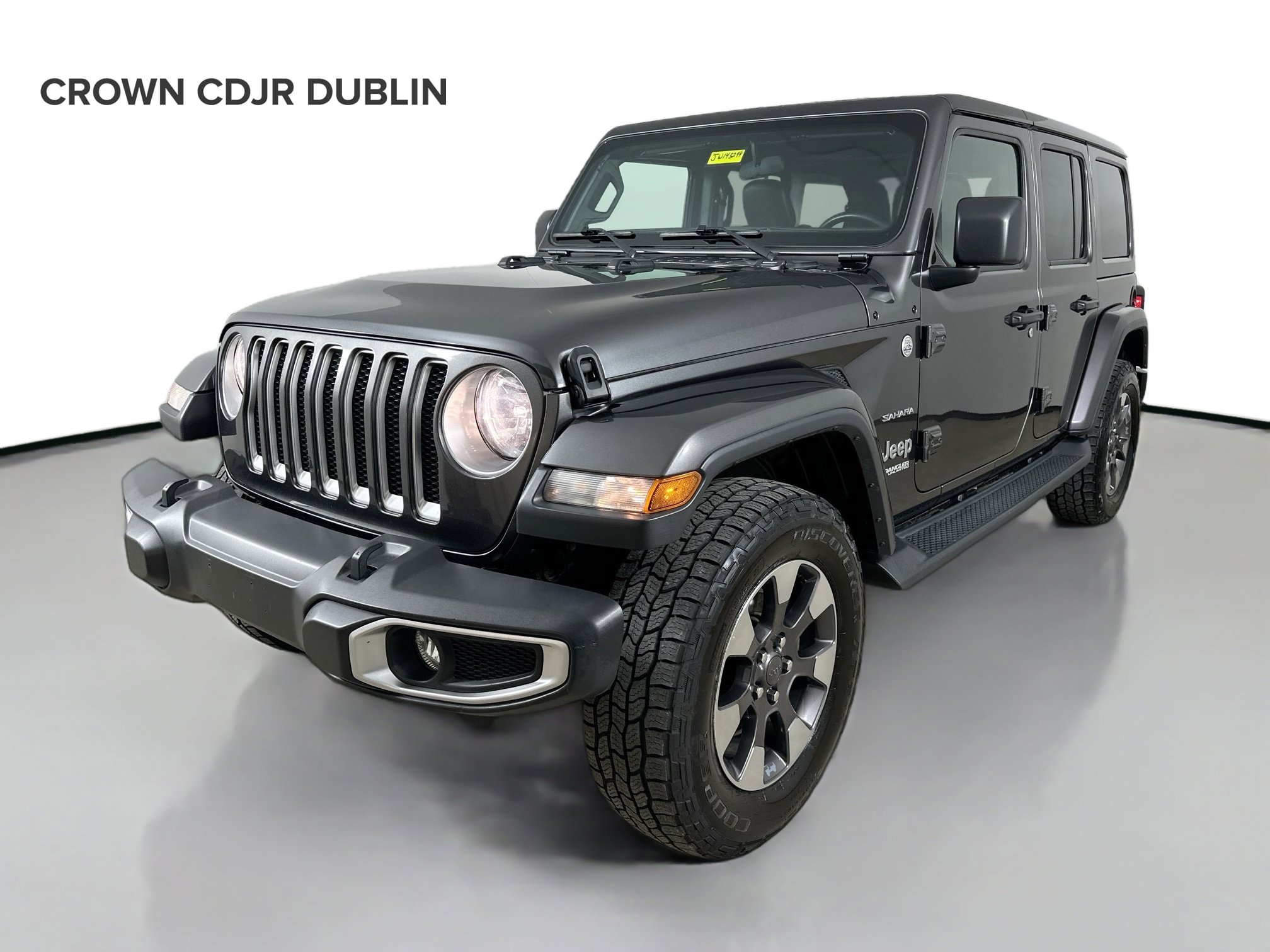 Used 2018 Jeep Wrangler Unlimited Sahara w/ Cold Weather Group AWD/4WD image 1