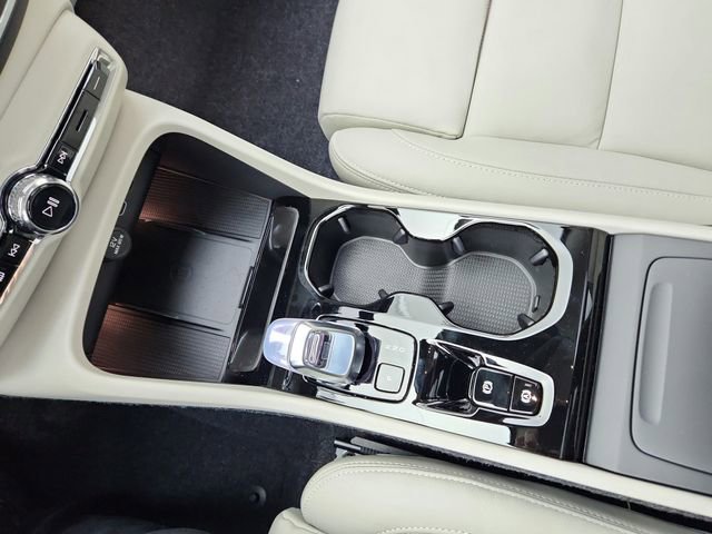 New 2026 Volvo XC40 B5 Ultra w/ Climate Package image 34