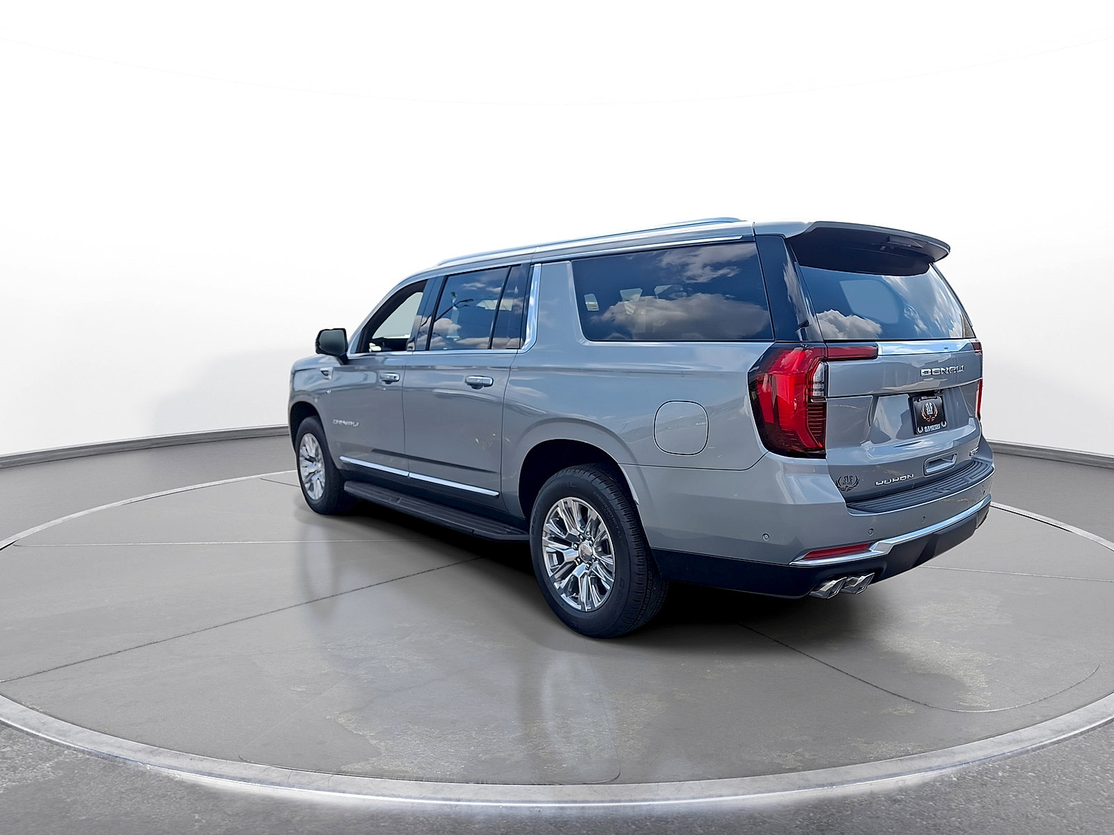 New 2026 GMC Yukon XL Denali w/ Advanced Technology Package AWD/4WD image 6