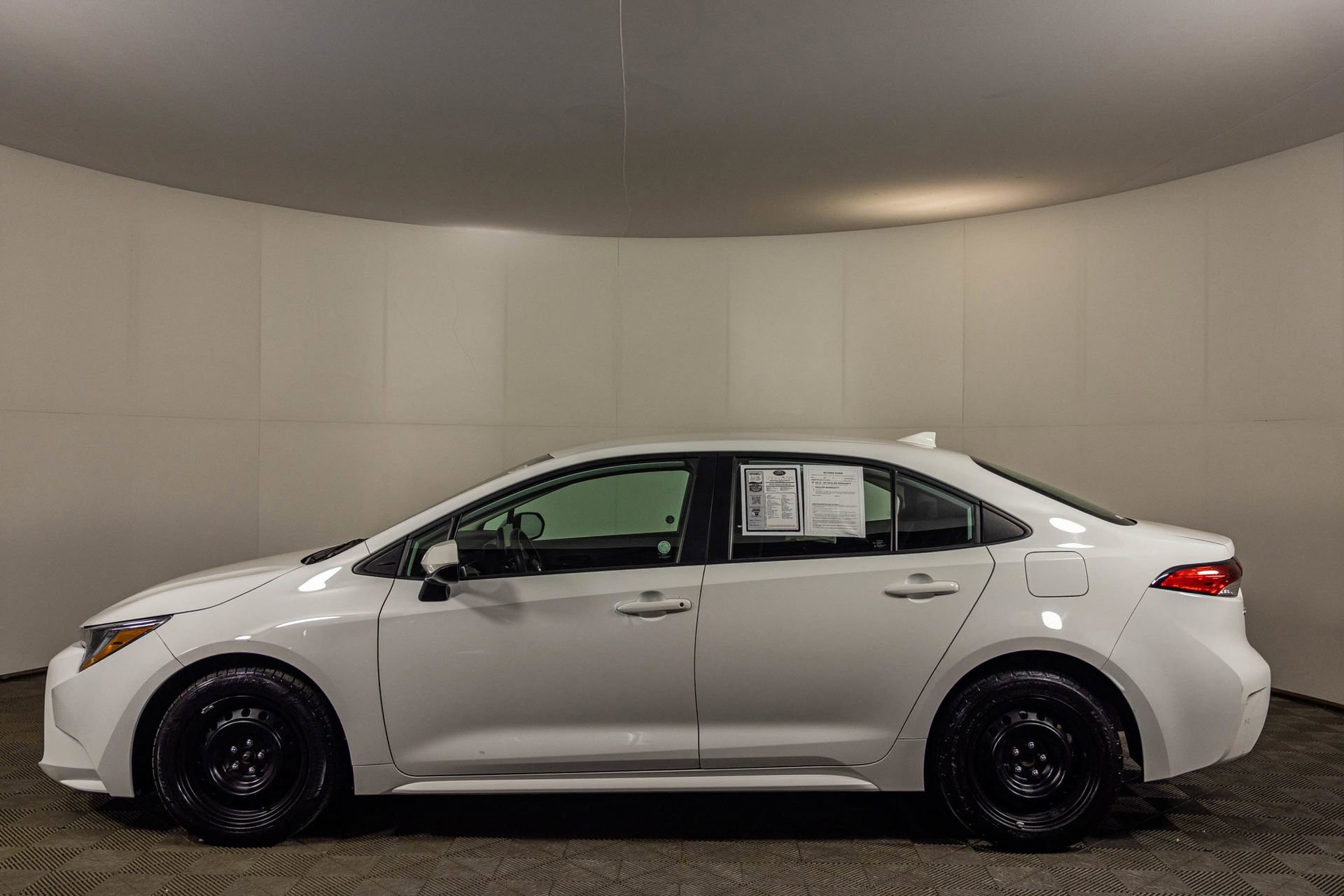 Used 2023 Toyota Corolla LE FWD image 17