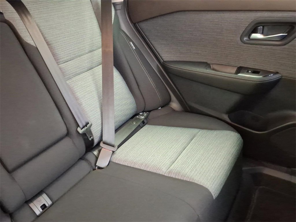 Used 2023 Nissan Rogue SV image 18