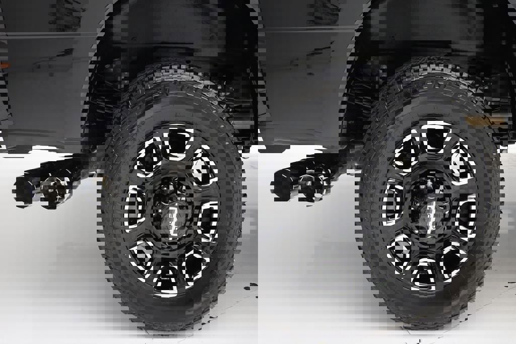 Used 2025 Ford F250 Platinum w/ Platinum Plus Package image 18