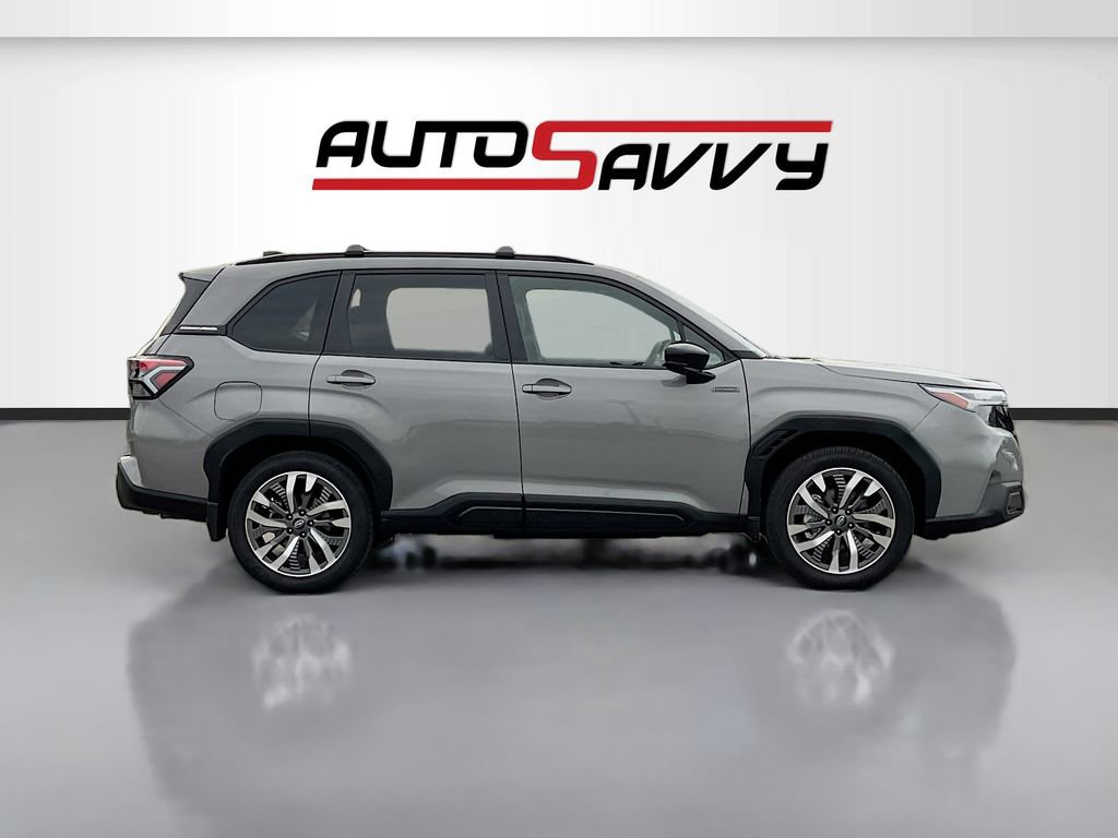 Used 2025 Subaru Forester Touring w/ Touring Package image 8