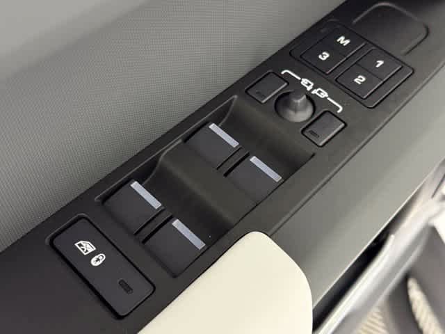 New 2026 Land Rover Defender 110 S AWD/4WD image 20