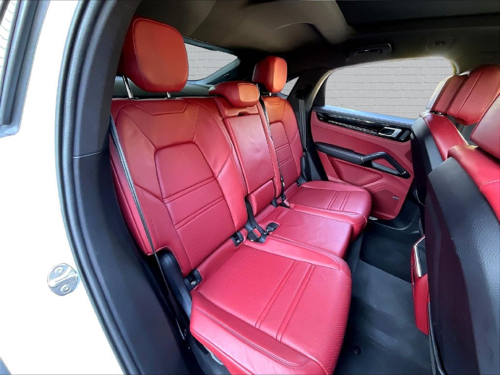 Used 2022 Porsche Cayenne Coupe w/ Premium Package AWD/4WD image 20