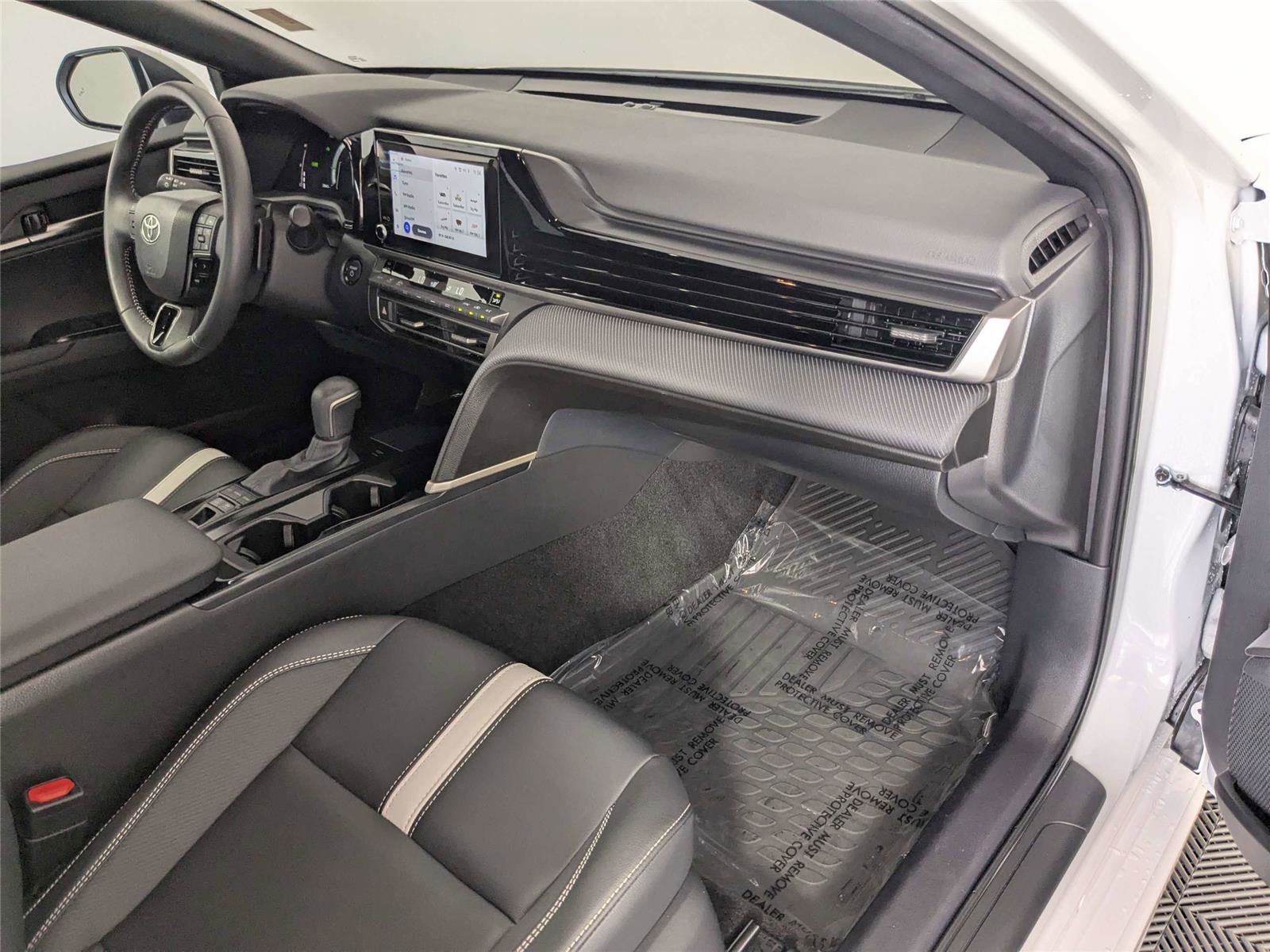Used 2025 Toyota Camry SE FWD image 30