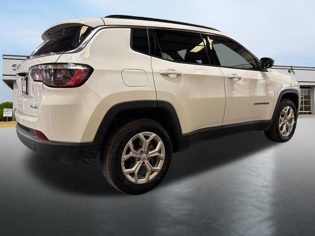 Used 2024 Jeep Compass Latitude w/ Convenience Group image 5