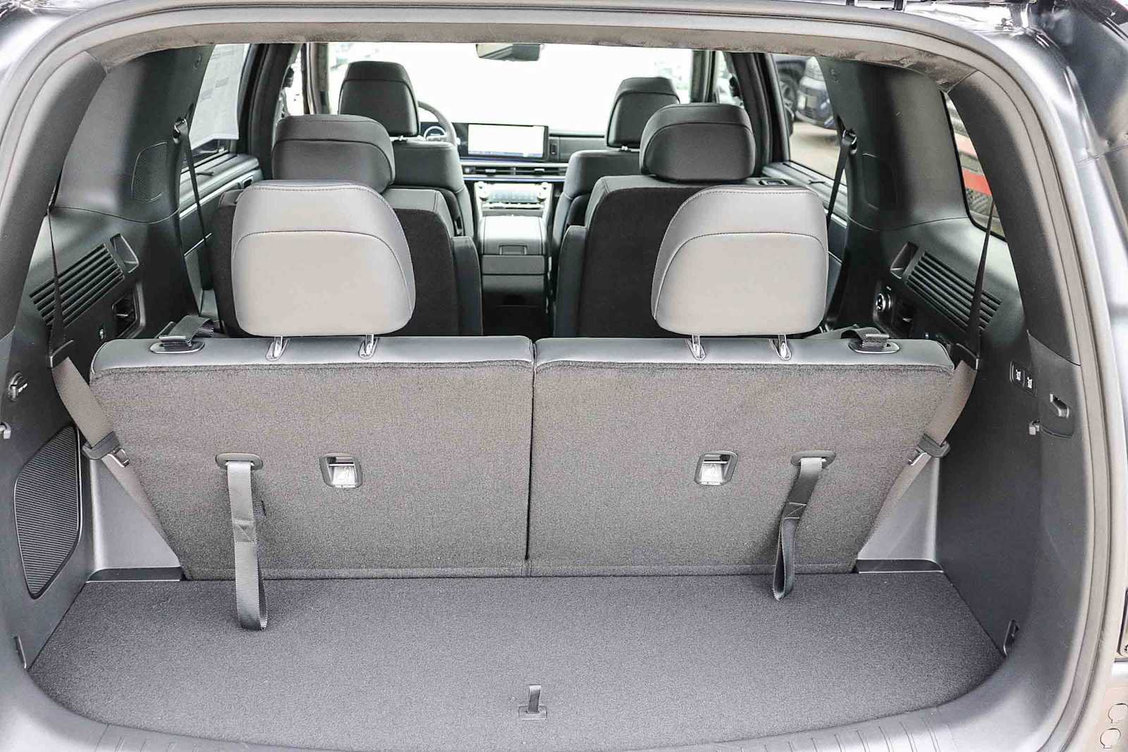 New 2026 Hyundai Santa Fe Calligraphy FWD image 17
