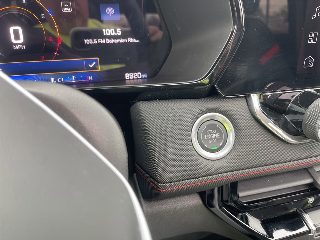 Used 2025 Chevrolet Colorado Z71 w/ Midnight Edition image 30