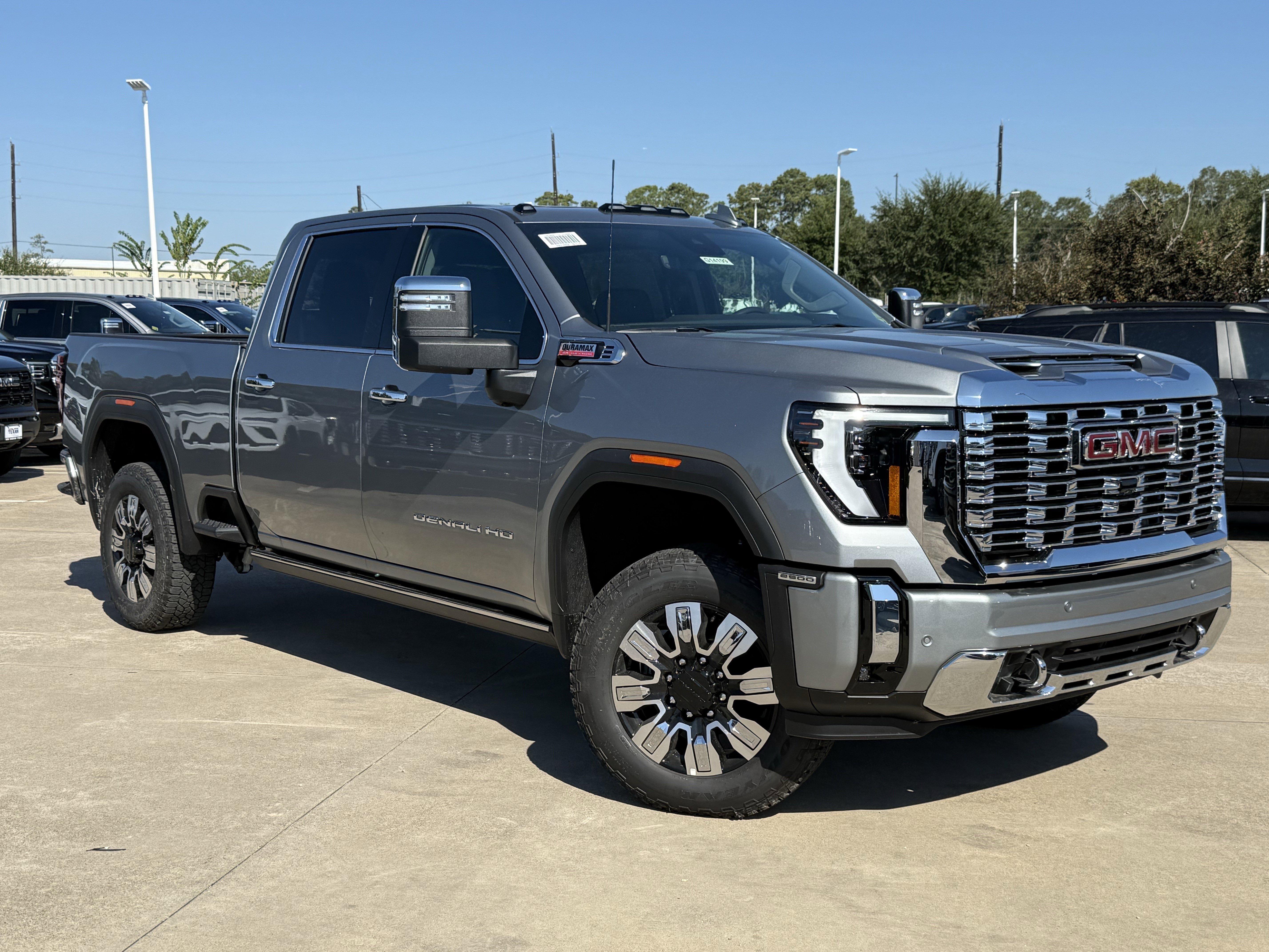 New 2026 GMC Sierra 2500 Denali w/ Denali Reserve Package image 2