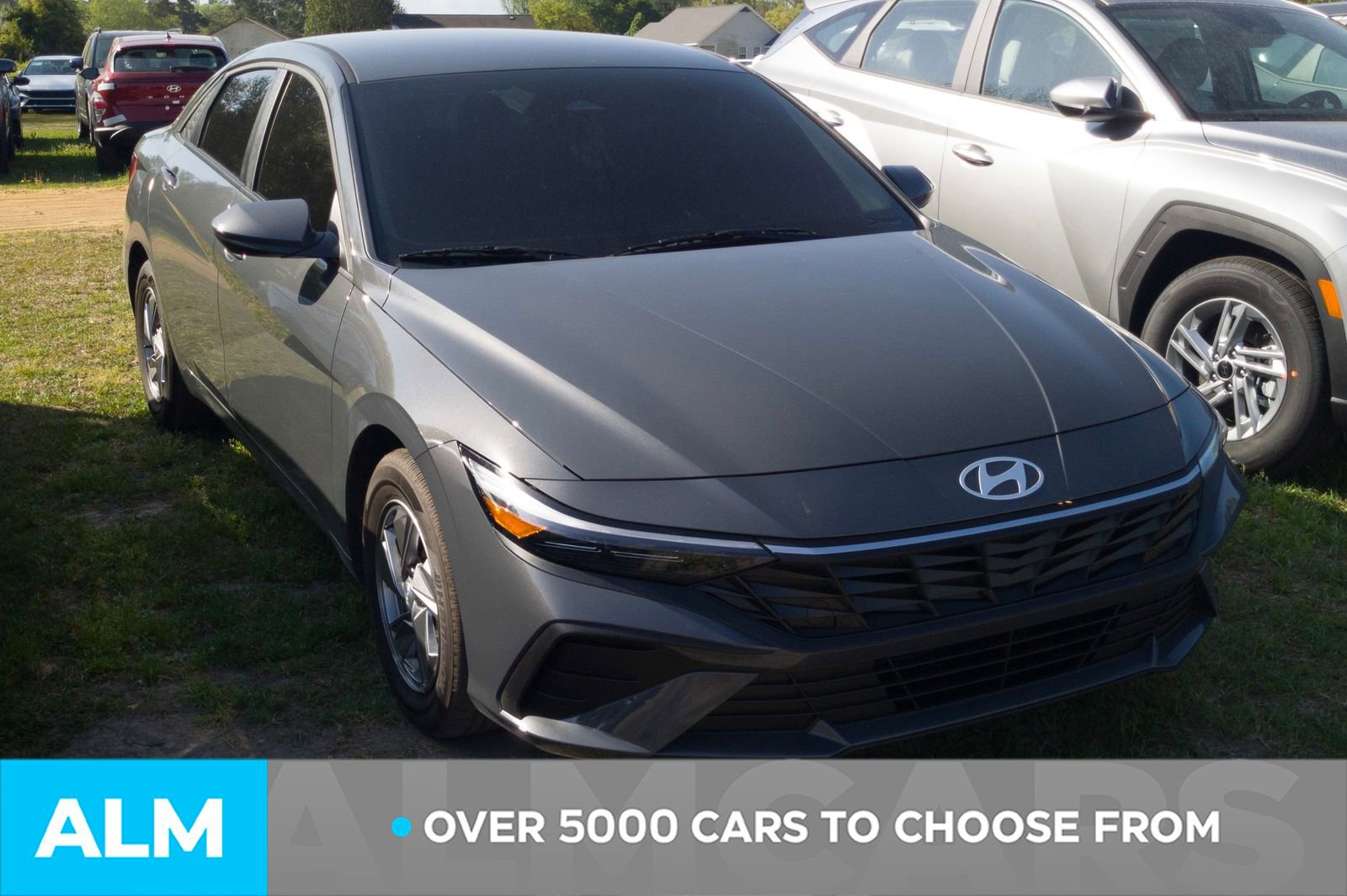 Used 2026 Hyundai Elantra SE image 3