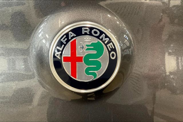 Used 2022 Alfa Romeo Stelvio Veloce image 8