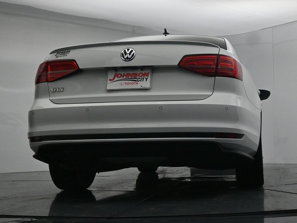 Used 2018 Volkswagen Jetta GLI FWD image 36