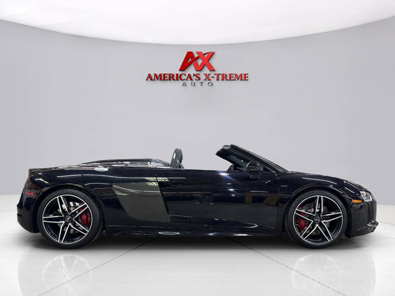 Used 2017 Audi R8 V10 w/ Carbon Exterior Package AWD/4WD image 10
