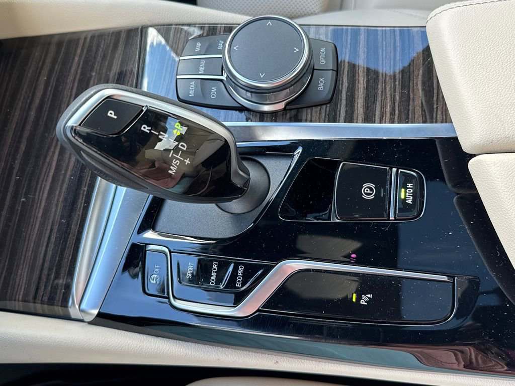 Used 2023 BMW 530i xDrive w/ Premium Package image 31