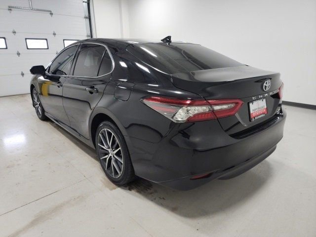 Used 2024 Toyota Camry XLE w/ Cold Weather Package image 9