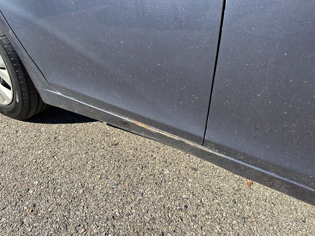 Used 2013 Chevrolet Cruze LS FWD image 25