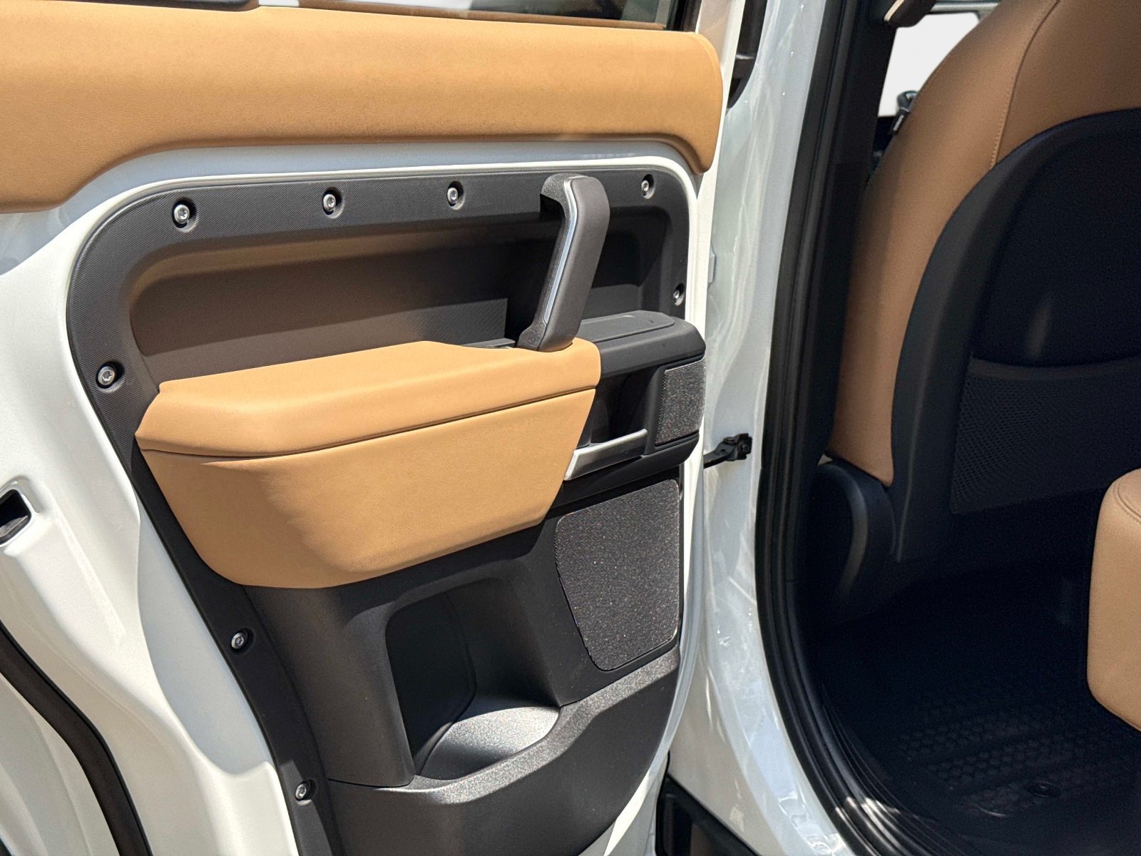 New 2026 Land Rover Defender 110 S AWD/4WD image 11