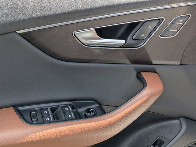 Used 2022 Audi Q8 Premium Plus image 15