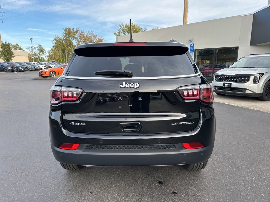 Used 2024 Jeep Compass Limited image 7