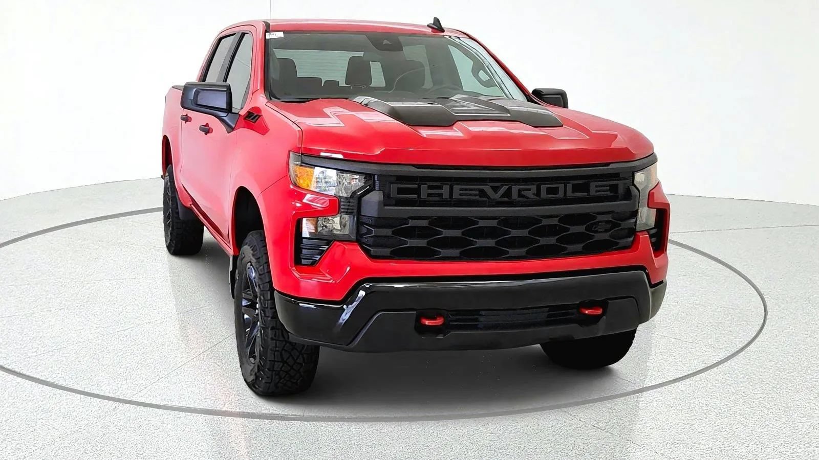 New 2026 Chevrolet Silverado 1500 Custom Trail Boss w/ LPO, Dark Essentials Package AWD/4WD image 2