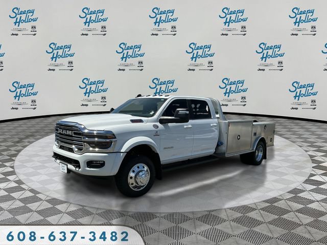 New 2026 RAM 5500 4x4 Crew Cab w/ Laramie Trim Package image 1