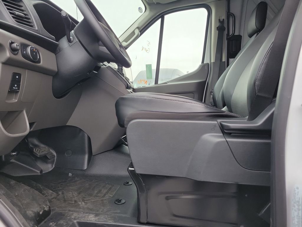 New 2025 Ford Transit 250 148 Medium Roof image 18