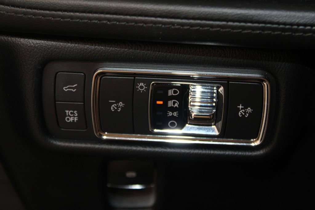 Used 2022 Lincoln Nautilus Reserve w/ Monochromatic Package image 42