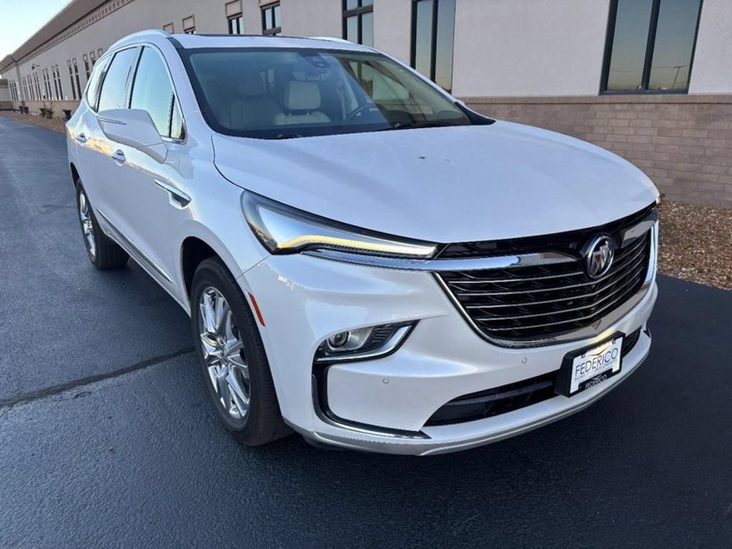 Used 2022 Buick Enclave Premium w/ Experience Buick Package FWD image 2