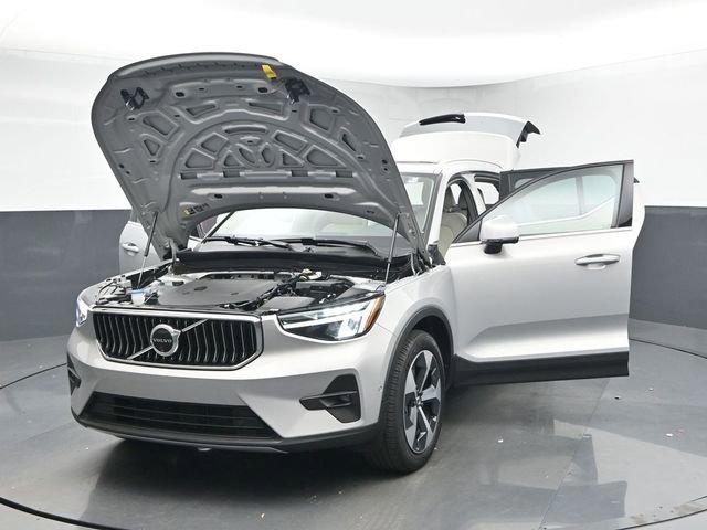 Used 2024 Volvo XC40 B5 Plus w/ Protection Package Premier image 53