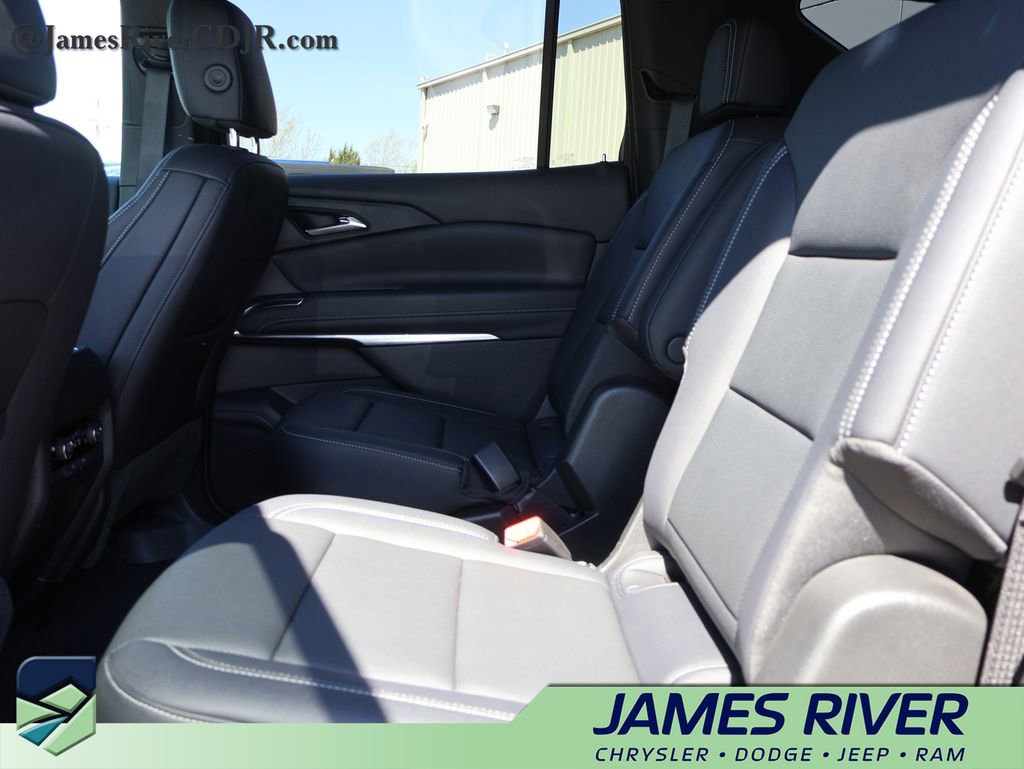 Used 2026 Chevrolet Traverse LT AWD/4WD image 19