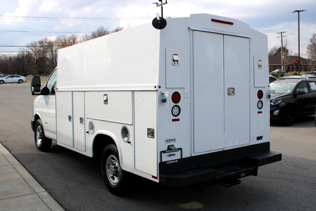 Used 2012 Chevrolet Express 3500 image 4