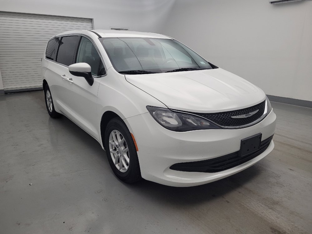 Used 2017 Chrysler Pacifica LX FWD image 13