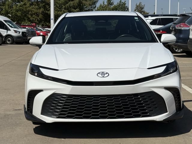 Used 2025 Toyota Camry SE FWD image 8
