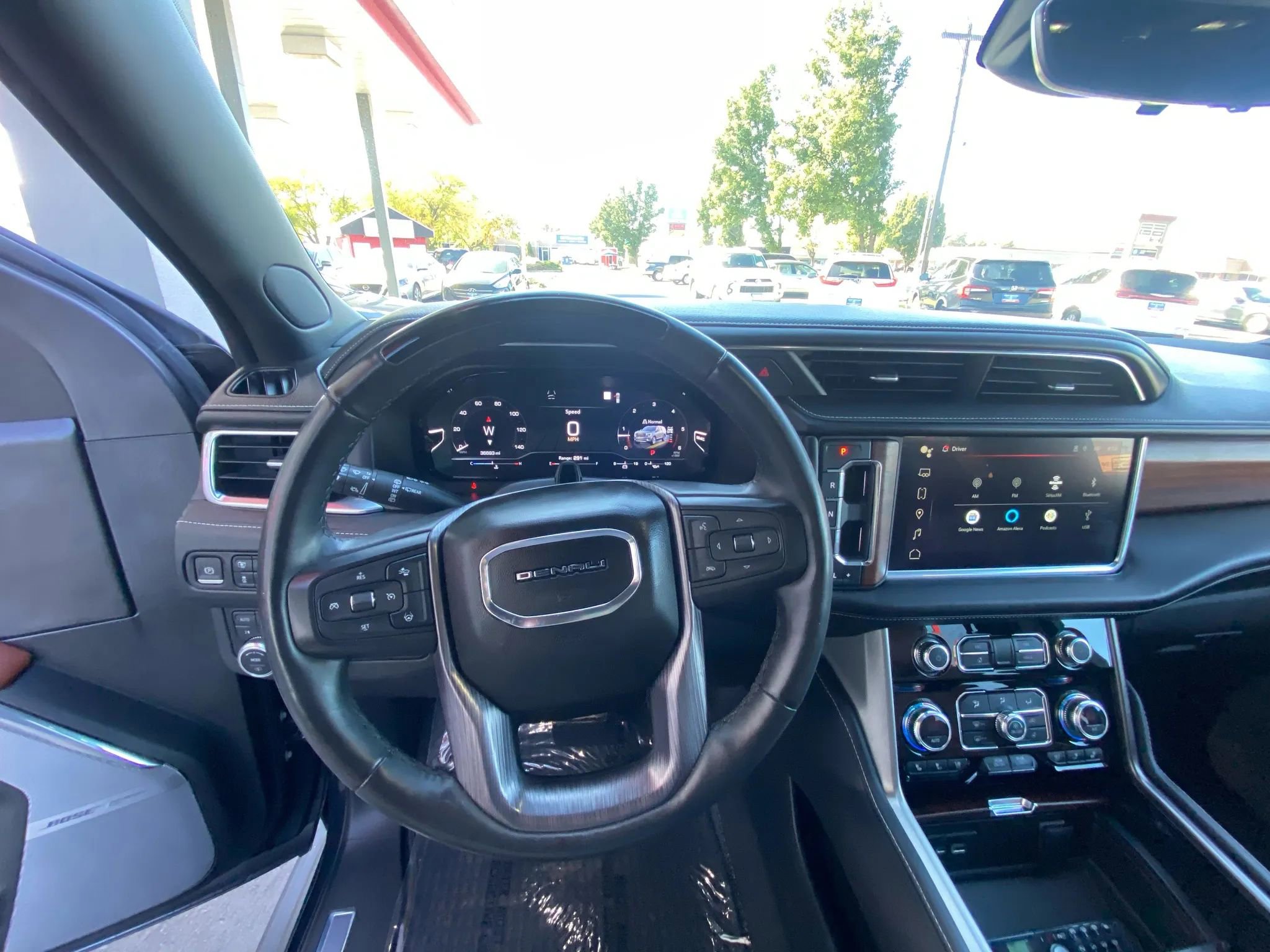 Used 2023 GMC Yukon XL Denali Ultimate image 12