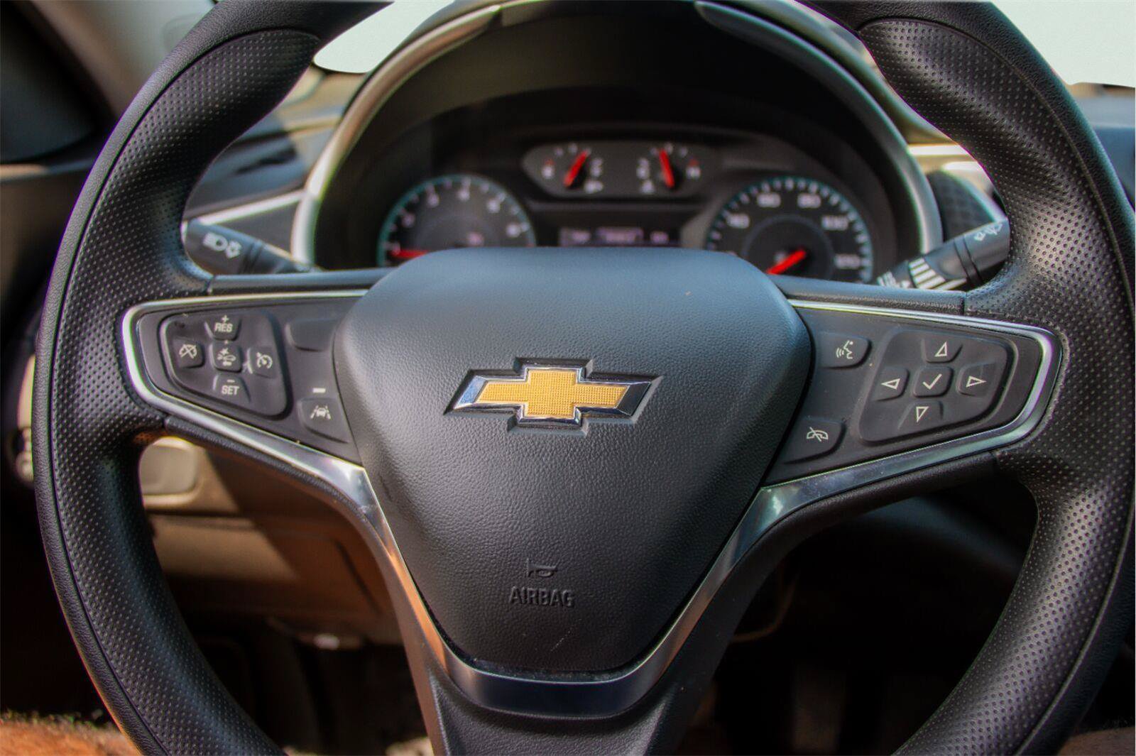 Used 2025 Chevrolet Malibu LT FWD image 10