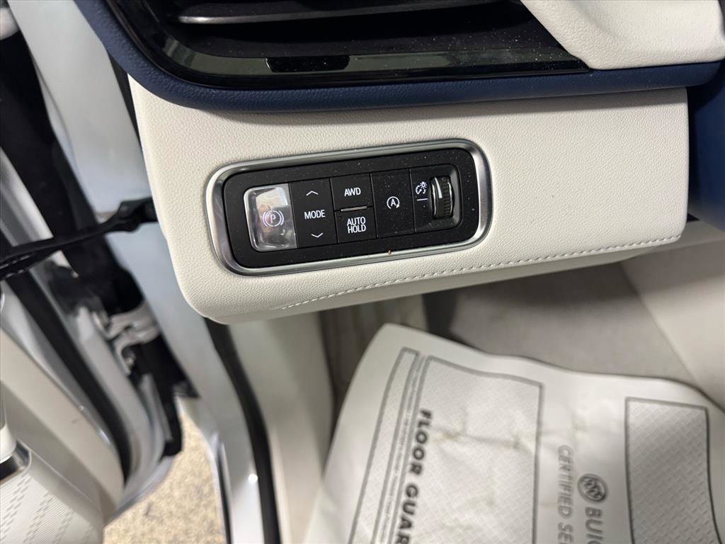 Certified 2025 Buick Enclave Avenir w/ Super Cruise Package image 18