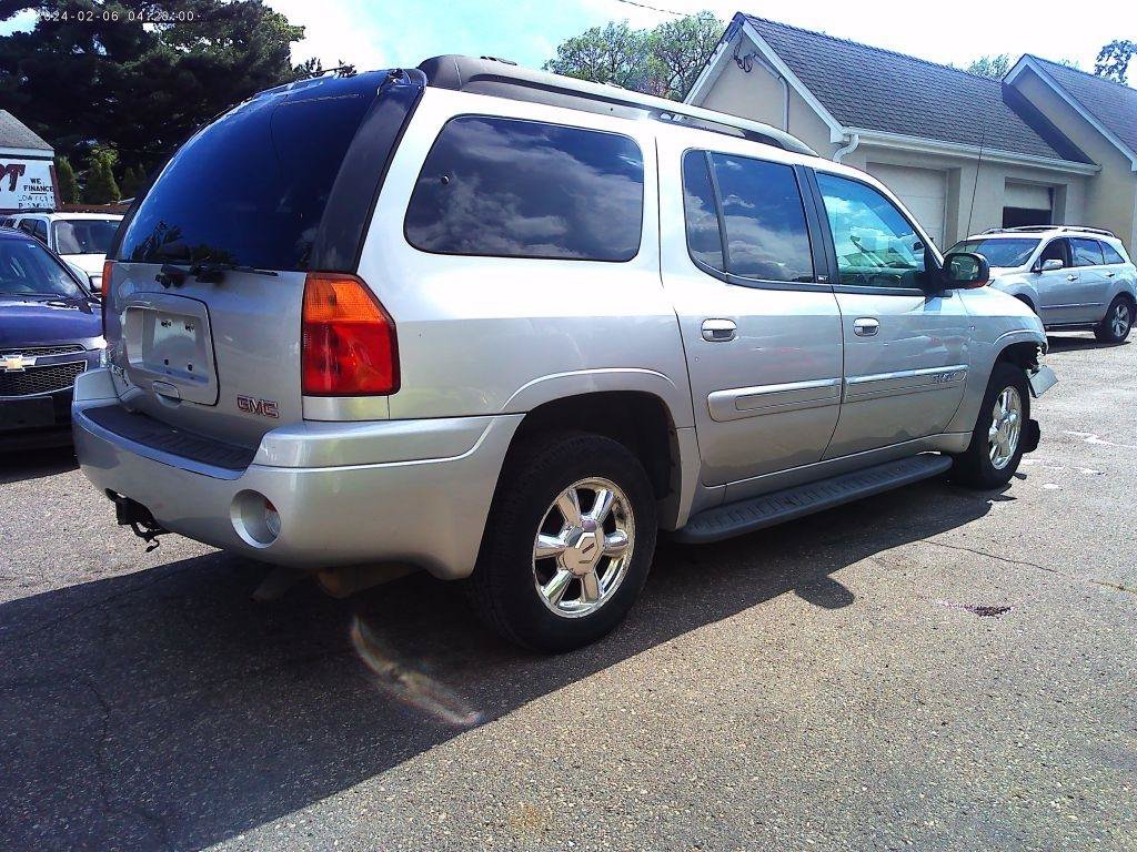 Used 2005 GMC Envoy XL SLT AWD/4WD image 4