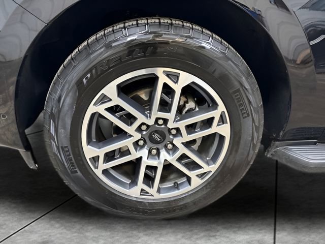 Used 2025 Ford Expedition Active image 34