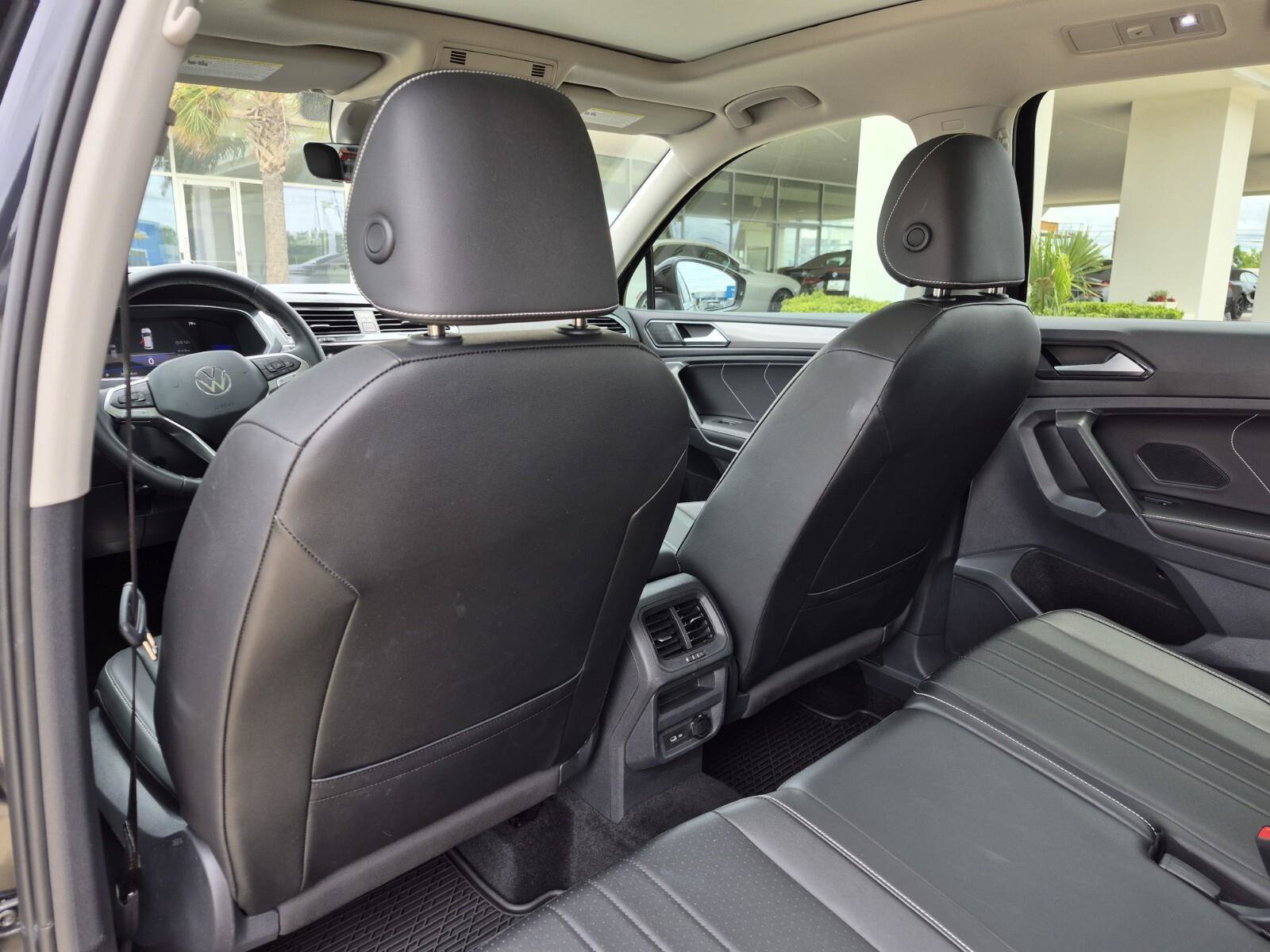 Used 2023 Volkswagen Tiguan SE FWD image 17