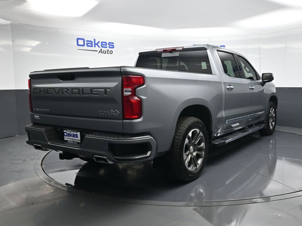Used 2025 Chevrolet Silverado 1500 High Country w/ Technology Package AWD/4WD image 8