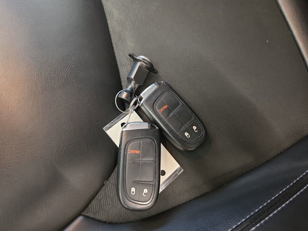 Used 2020 Jeep Cherokee Latitude Plus FWD image 35