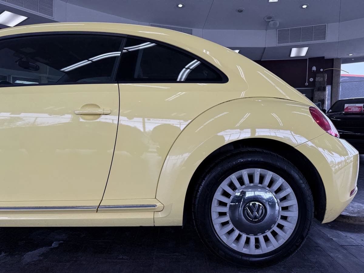 Used 2013 Volkswagen Beetle 2.5 image 18