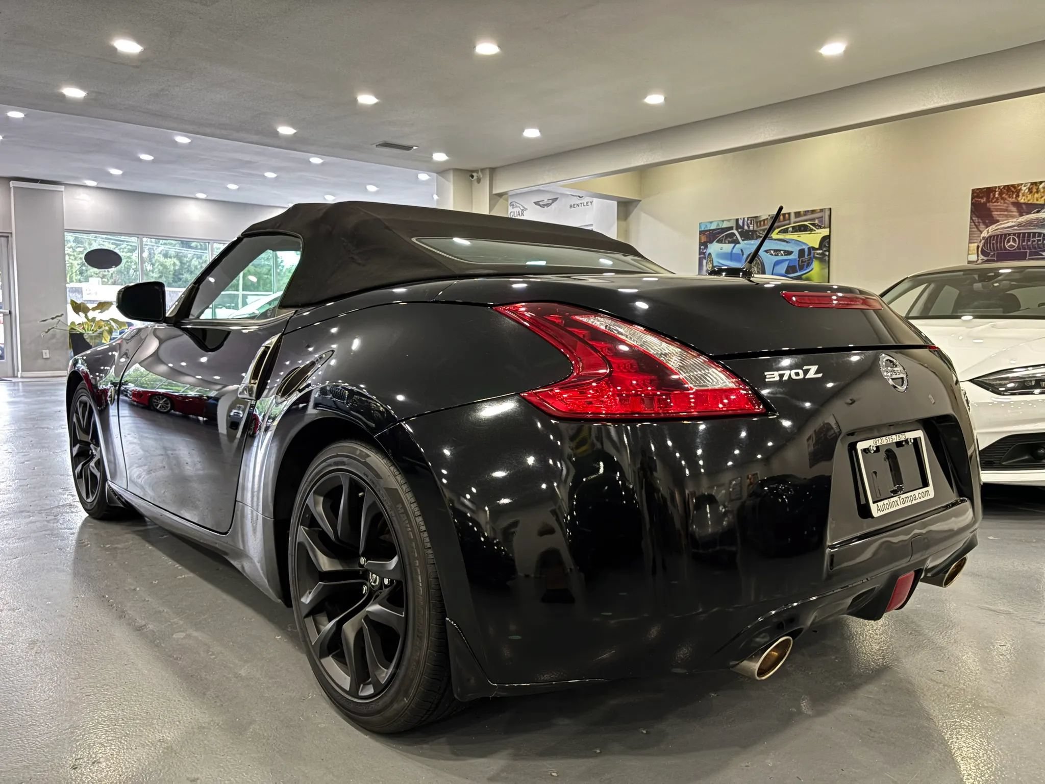 Used 2019 Nissan 370Z Touring RWD image 5
