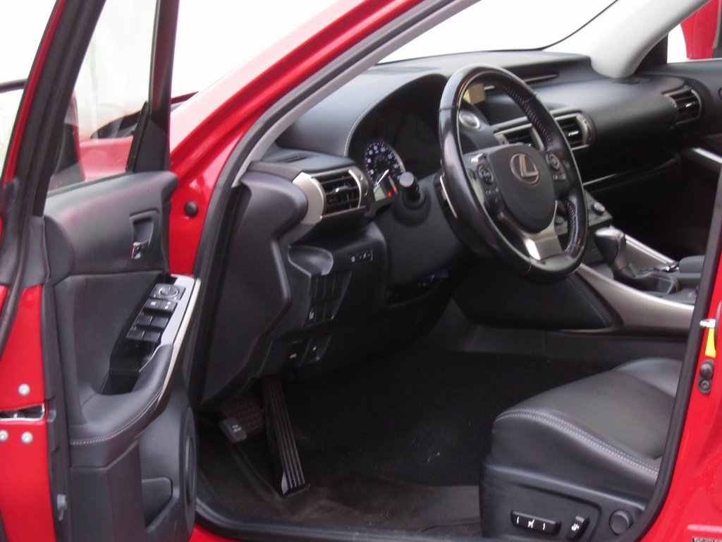 Used 2016 Lexus IS 300 AWD image 8