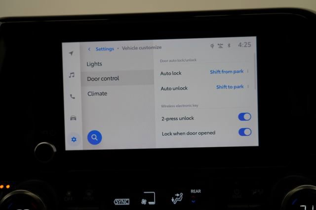 Used 2023 Toyota Highlander XLE image 48