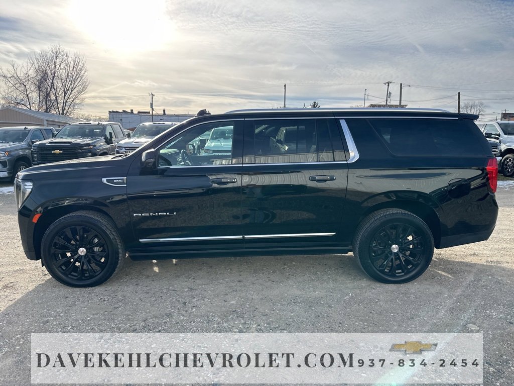 Used 2021 GMC Yukon XL Denali w/ Denali Premium Package image 2