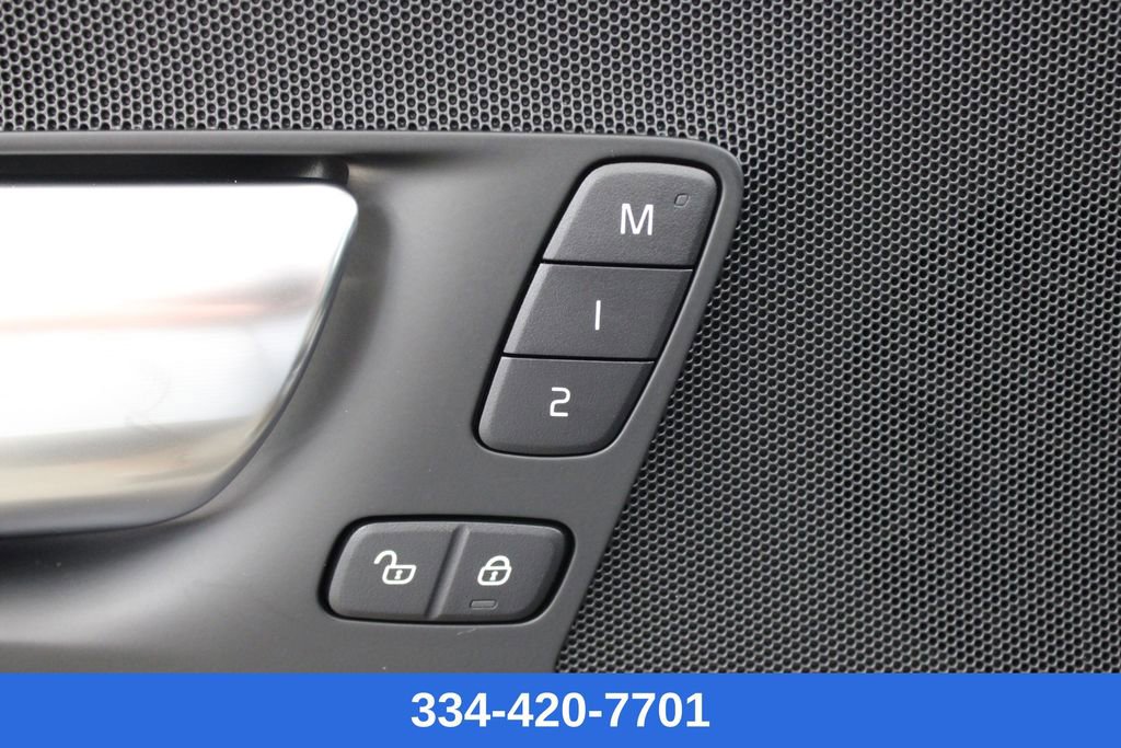 New 2026 Volvo XC60 B5 Plus w/ Protection Package Premier image 18